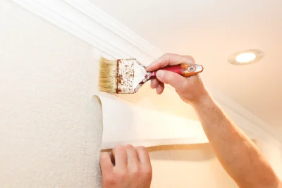 Pose de papier peint à Bansat — revêtements muraux et toiles de verre